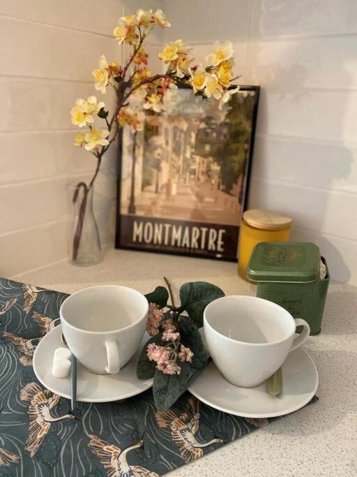Charming Flat In Montmartre - Imhost Apartman Párizs Kültér fotó