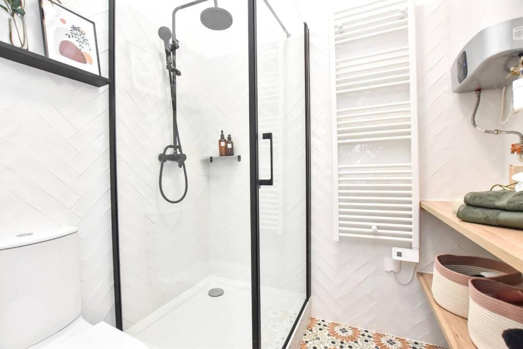 Charming Flat In Montmartre - Imhost Apartman Párizs Kültér fotó